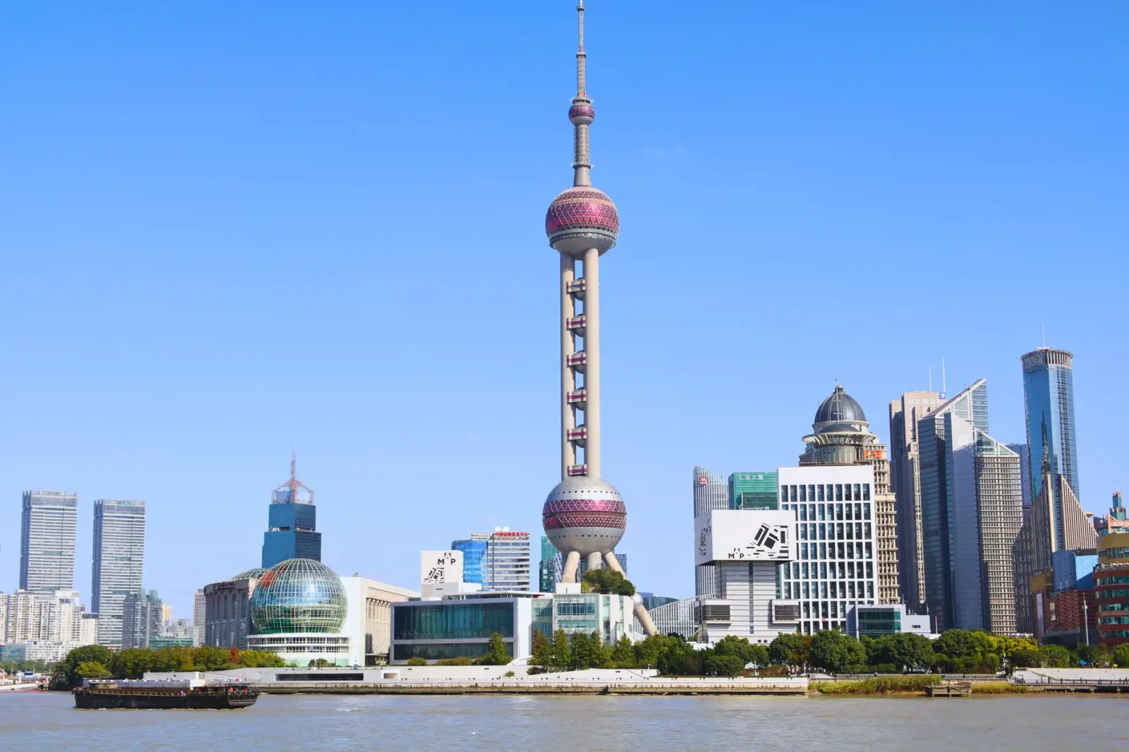 2024年上海房产经纪市场趋势与房屋买卖服务升级分析