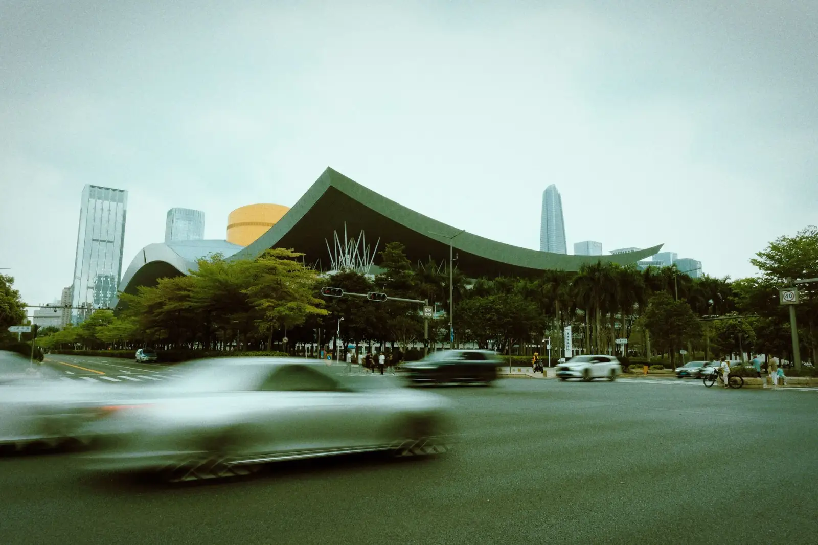 2025年上海二手房交易税费新政与过户流程详解