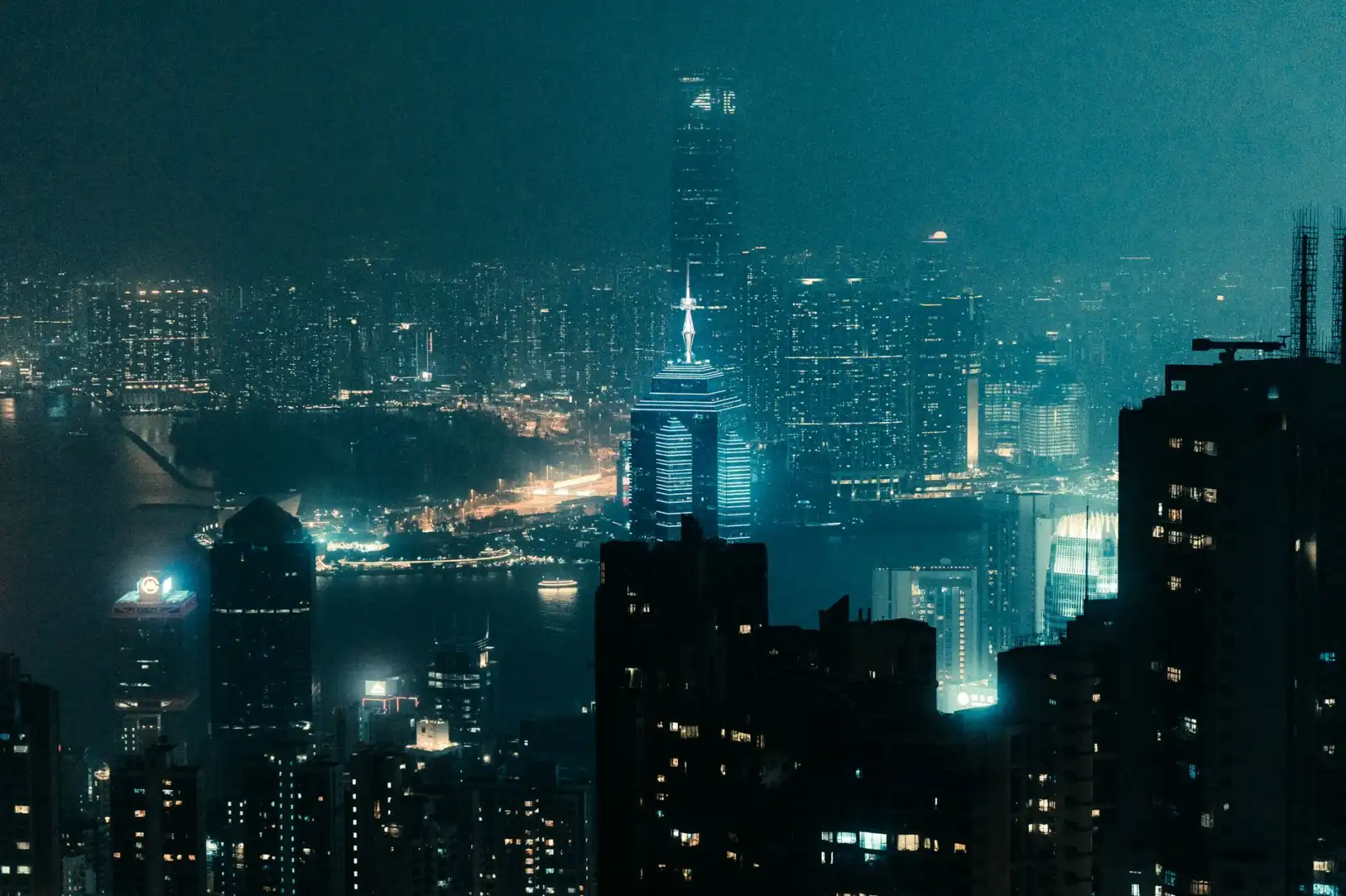 2025年上海二手房交易流程优化与风险防范要点