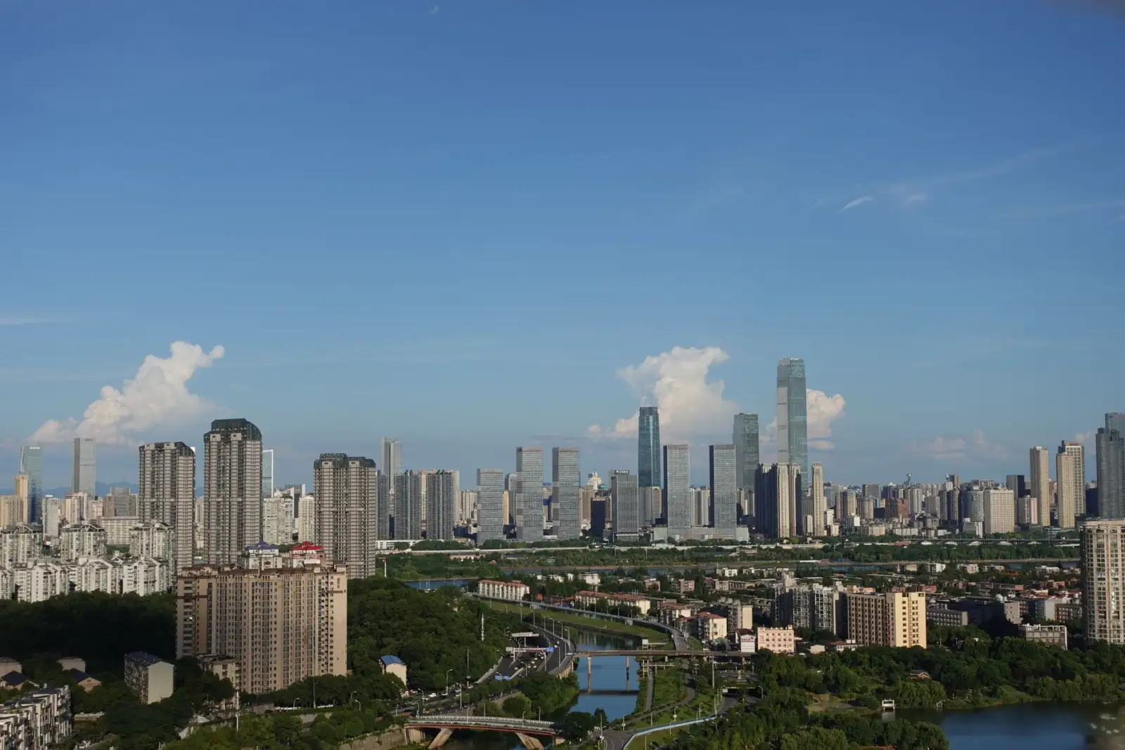 企业房产经纪服务中租赁合同的合规性审查要点