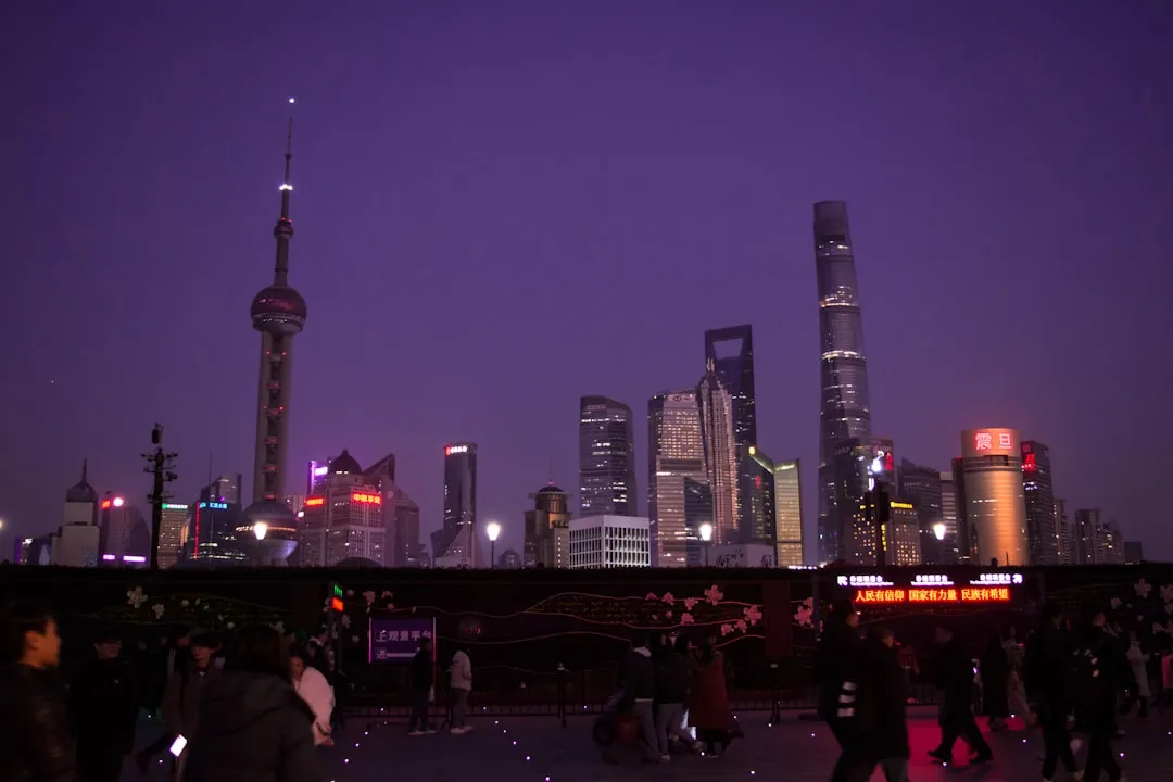 上海购房者如何选择房产经纪公司？二手房交易与租赁服务对比分析正文配图 1