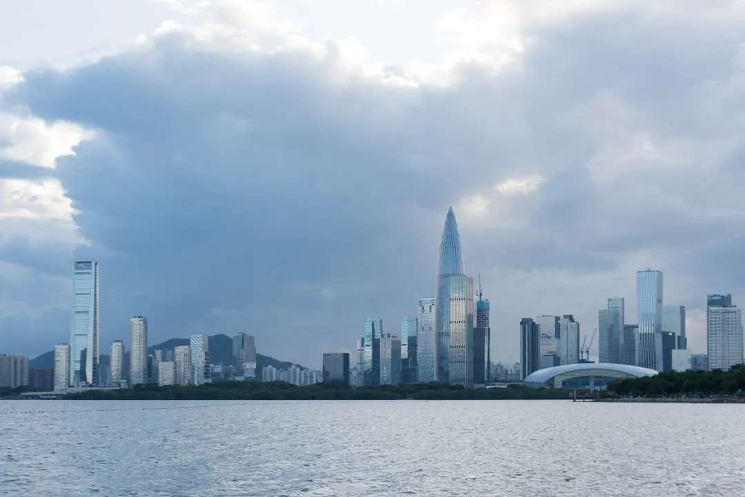 上海房产经纪行业动态：二手房交易与租赁服务流程规范化发展趋势解析